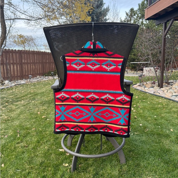 Pendleton Aztec Vest - Picture 2 of 10